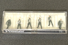 Preiser 10392 BGS, Einsatzanzug, Schutzhelm, vorangehend 1:87 / H0