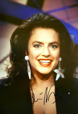 CHRISTINE NEUBAUER original signiert – GROSSFOTO !!!