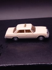 WIKING 1:87 MERCEDES 200 TAXI