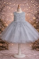 Festliches Kleid. Neu mit