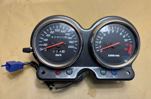 Suzuki gs500 cockpit - suzuki,