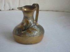 Altes Kännchen, Vase Messing Intarsien, floral verziert, selten, sehr dekorativ