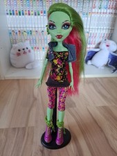 Monster High Venus McFlytrap basic Signature Puppe 