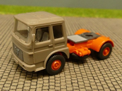 Wiking man f8 zugmaschine - man,