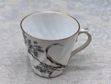 TASSE AUS PORZELLAN