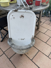 altes Wandbecken Wandbrunnen Waschbecken Gusseisen Emailiert mit Holzrand