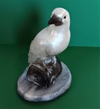 Rabe Crow Deko Hugin Munin mit Marmor Sockel