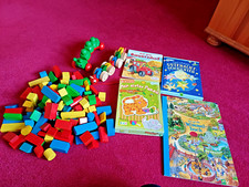 Spielzeug, Holzbauklötze, Wimmelbuch, Nachziehtier, Duplo Raupe, Bücher