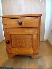 Nachtschränkchen antik