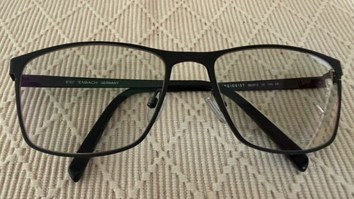 Selbsttönende brille von - selbsttönende,