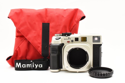 Fast neuwertig mamiya - [fast, neuwertig++]