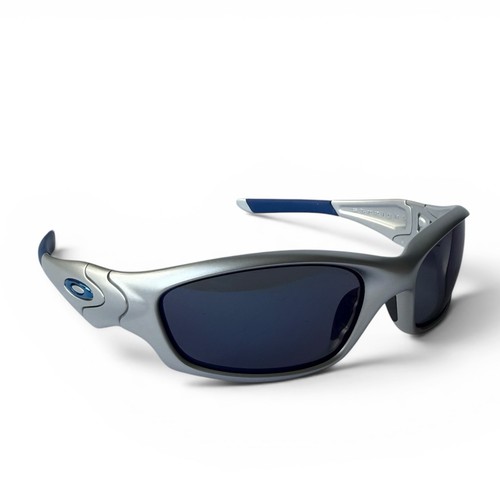Oakley new straight jacket - new,