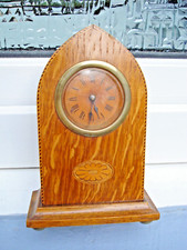 Alte mechanische Tischuhr