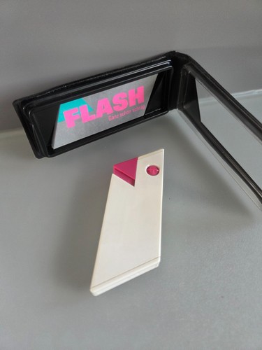 Seltenes flash card lighter - seltenes,