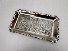 kleines recheckiges Tablett