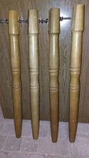 4 gedrechselte Tischbeine