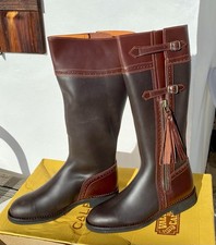 Wunderschöne Spanische Damen-