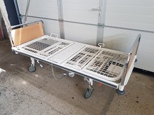 schönes Stiegelmeyer Vivendo Pflegebett höhenverstellbar mit Matratze Galgen