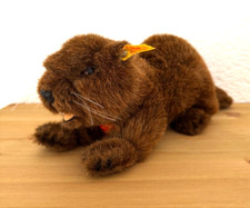 Biber liegend " Nagy " von Steiff 071539 mit Schild und Fahne