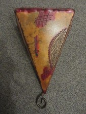 Wand-Lampe Leder Schmiede-Eisen Lampenschirm 3seitig dreieckig Henna Unikat