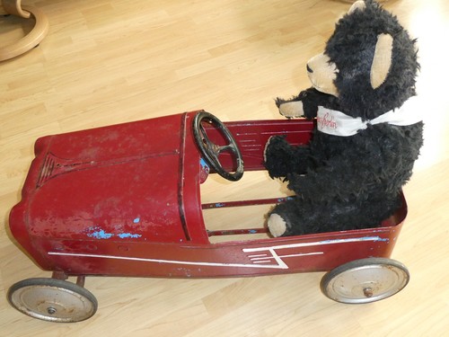 Altes tretauto von ferbedo mit - tretauto,