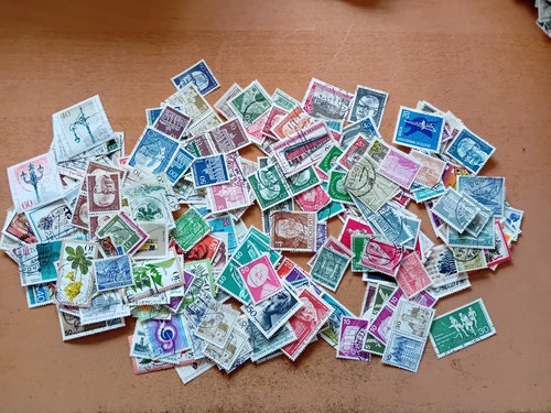 Berlin 300 verschied marken - 300,