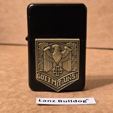 Sturmfeuerzeug GOTT MIT UNS Adler, EK,  Emblem, schwarz (2. Wahl)