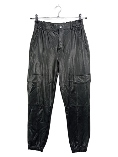 Schwarze kunstleder cargohose - schwarze,