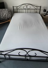 Neuwertiges Bett 200cmx140cm