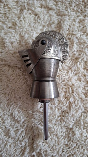 Zierkorken ritterhelm mit - **zierkorken,
