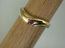 Gelbgoldring mit Rubin  Gr.52
