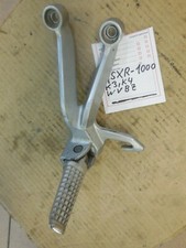 GSXR 1000 03 04 K3 K4 WVBZ Fußrastenanlage Fußraste+Halter hinten links Footrest