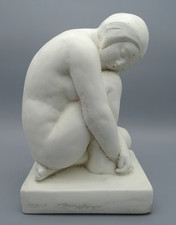 weiblicher Akt: große Figur/