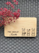 Holzbrett Buche mit Gravur Hasen hier krümelt Schneidebrett Kind Geburt Taufe 