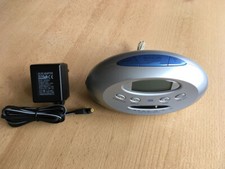 TCM Radio + Wecker - LCD Digitaluhr - UKW Radio - Batterie-/Netzbetrieb - silber