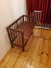 Baby Bett L.95 x B.52 x H.57  Voll-Holz Dunkl Gestrichen