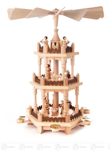 Pyramide mit christi geburt - pyramide,