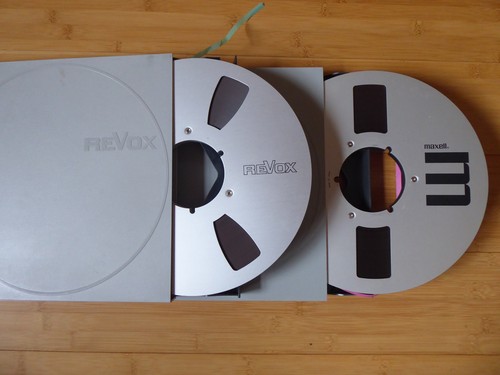 Zwei revox bänder mit - bänder,
