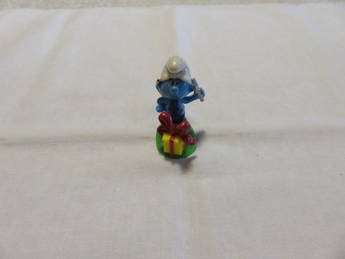 Schlumpf mit geschenk und - mit,