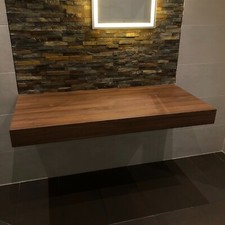 CreativBad Waschtischplatte in Nussbaum-Look, 2 Tragekonsolen - 55 x 120 x 10 cm