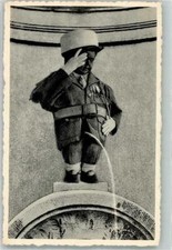 39900376 - Bruessel Brunnenfigur Manneken-Pis in Uniform der Fremdenlegion