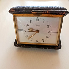 VintageKlapp-Reise-Wecker Marke Kienzle im braunem Leder-Etui m. Gebrauchsspuren