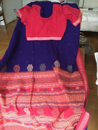 Indischer sari dunkles lila - dunkles,