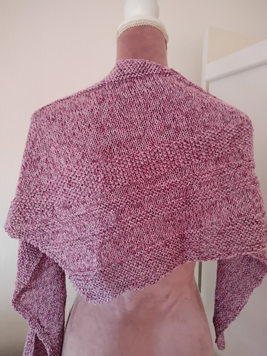 Handgestricktes dreieckstuch - handgestricktes,
