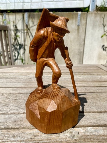 Holz schnitzerei wanderer - holz-schnitzerei,