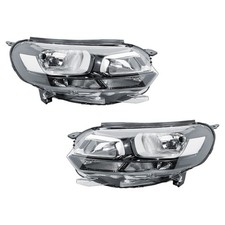 Paar Scheinwerfer mit Motor