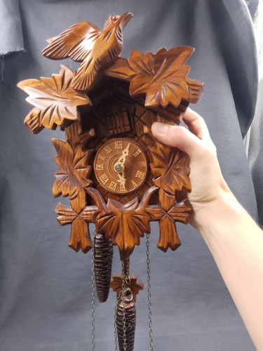 Kuckucksuhr holz geschnitzt - kuckucksuhr,