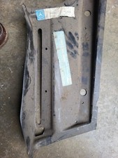 Mercedes w 115 NOS Rahmen Unterteil 115 622 10 04 Längsträger