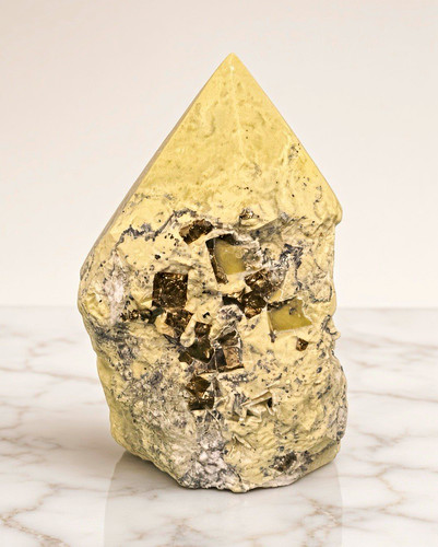 Polierter pyrit naturspitze - pyrit,