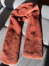 Echter Nerz- Kapuzenschal von